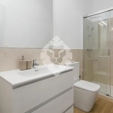 Piso Ideal Con 3 3 Banos Y Terraza *